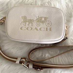 🖤 Coach Leather Small Crossbody Belt Bag